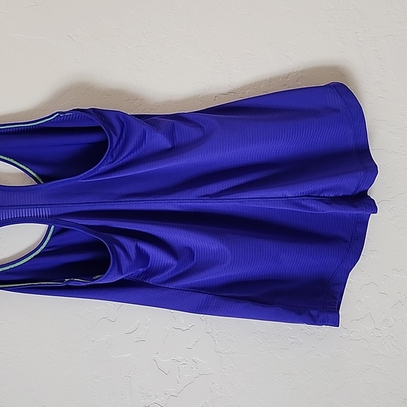 Old Navy Active Top Size: XS - Picture 9 of 16